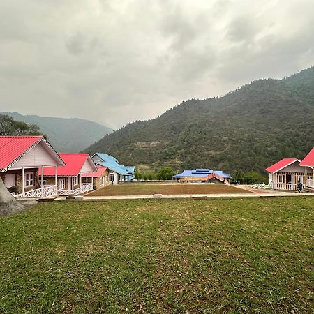 Апартаменты Brokpa Estate Dirang Экстерьер фото
