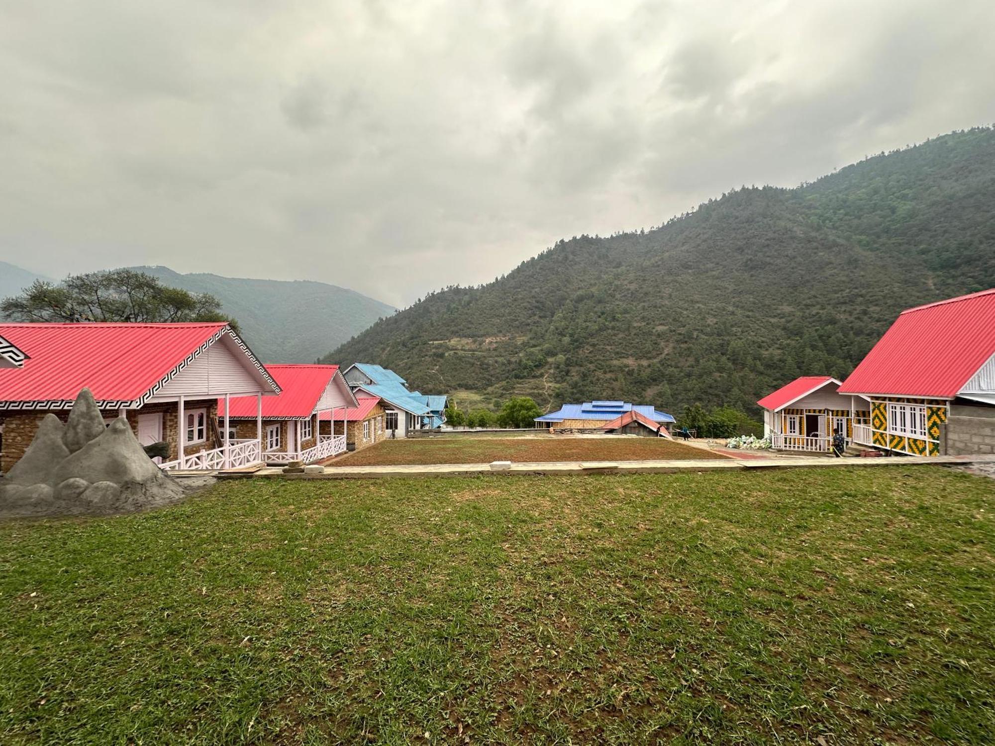 Апартаменты Brokpa Estate Dirang Экстерьер фото