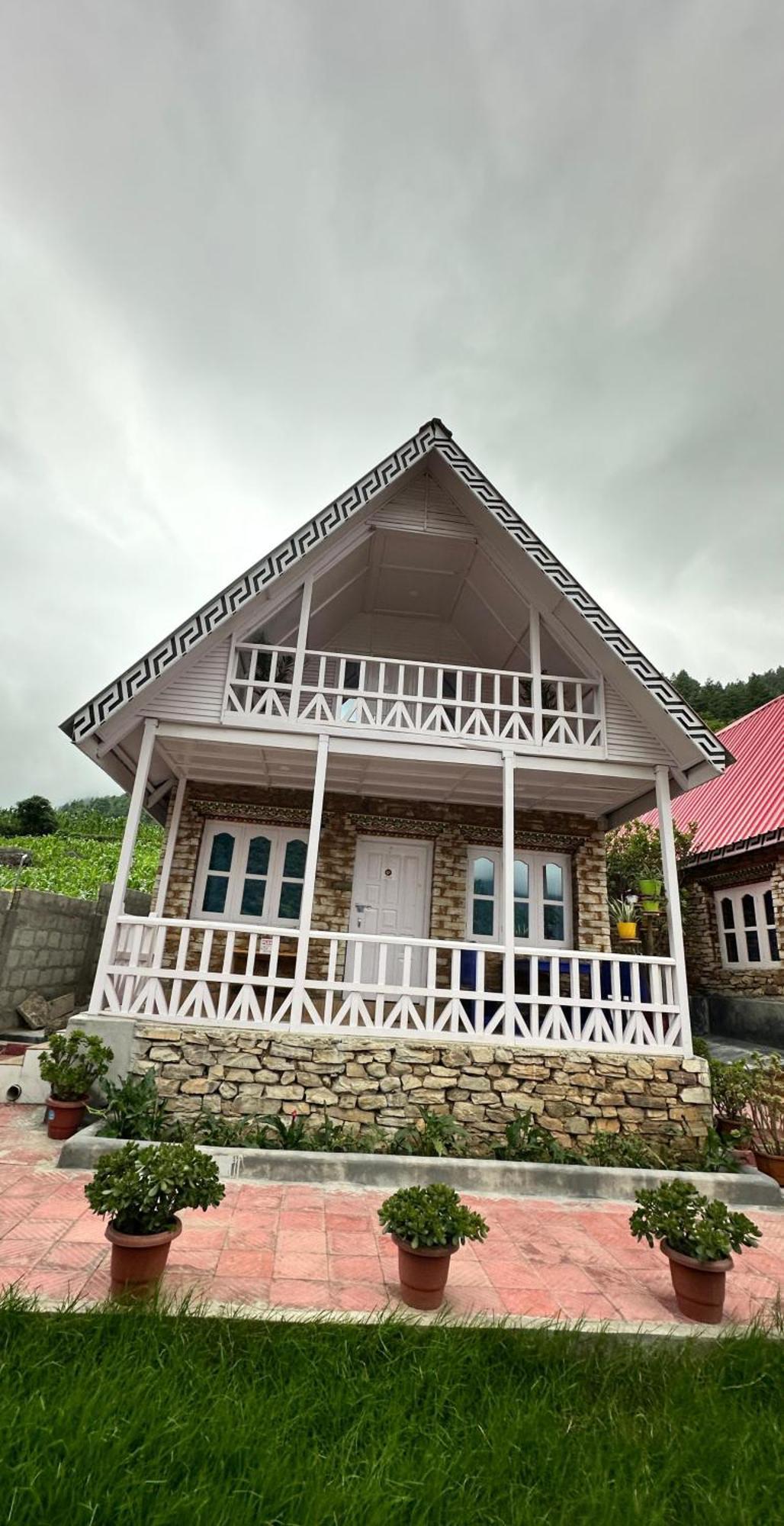 Апартаменты Brokpa Estate Dirang Экстерьер фото